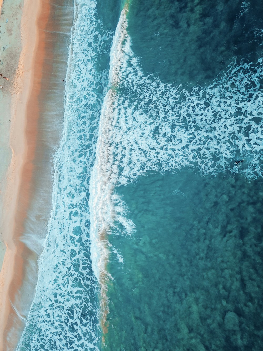 Vista aerea della spiaggia durante il giorno
