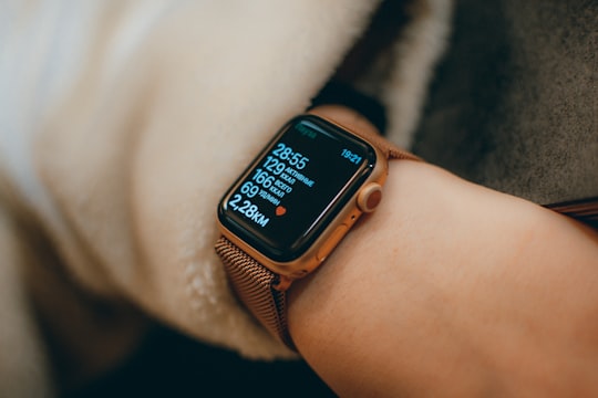 Apple Watch Series 9 Reportedly Has Flat Sides and Bigger