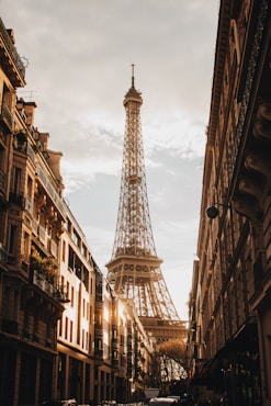 eiffel tower in paris during daytime