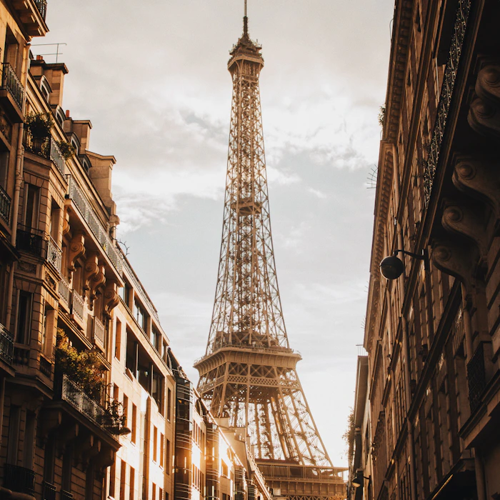 eiffel tower in paris during daytime