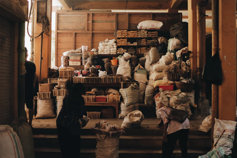 Kios bahan pangan di pasar tradisional Yogyakarta