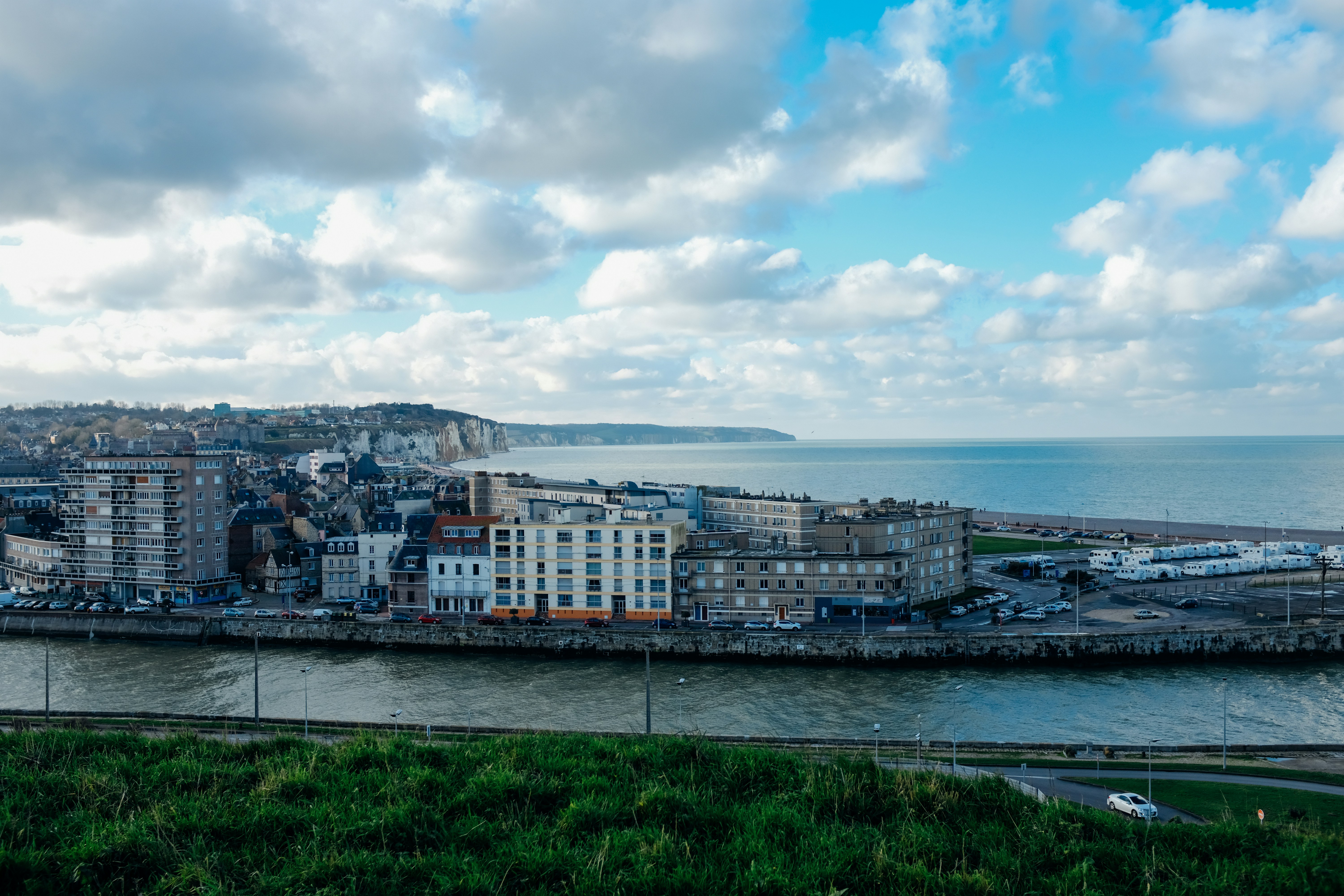 Photo by adrienolichon