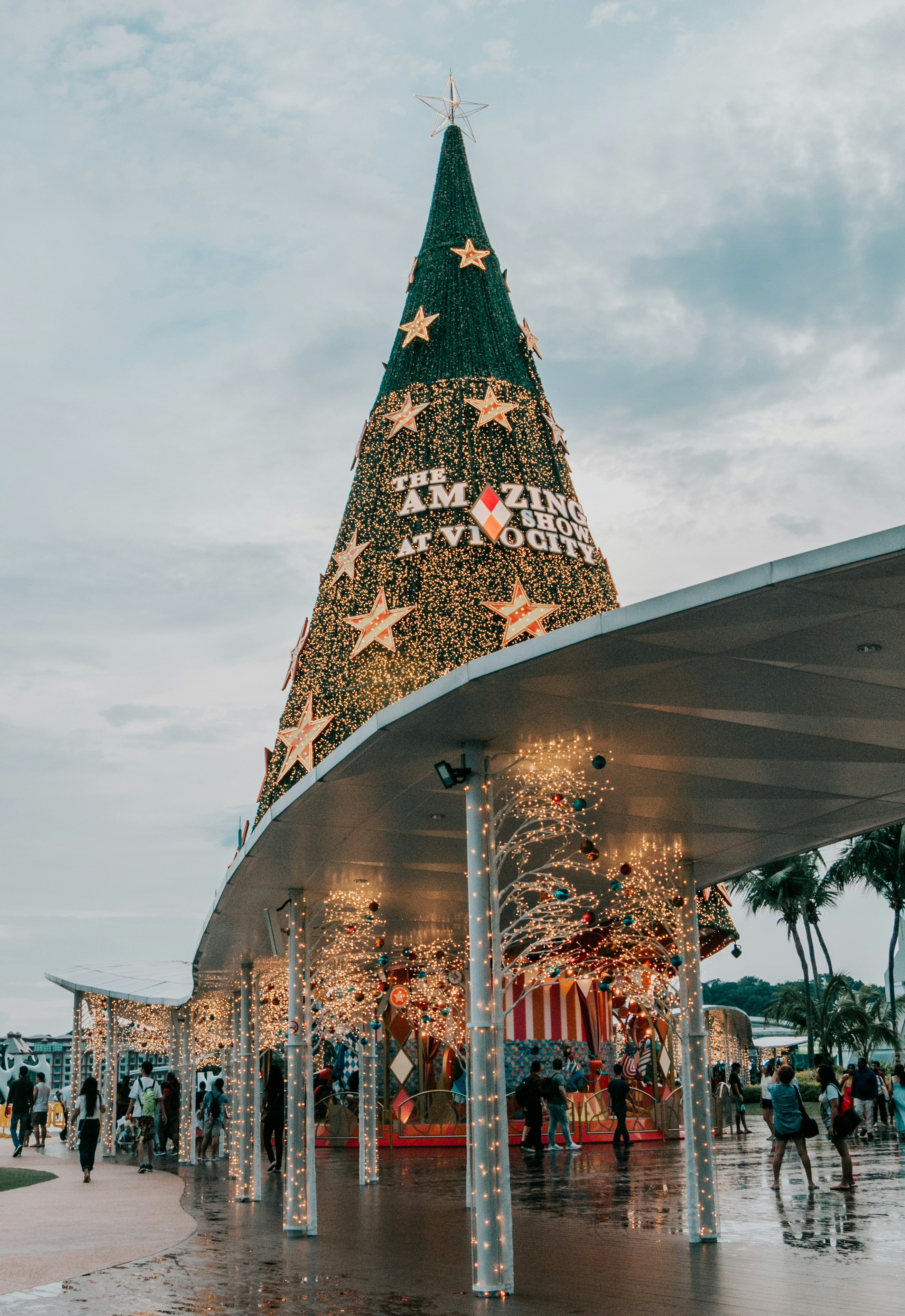 Big Christmas tree at Vivo city.