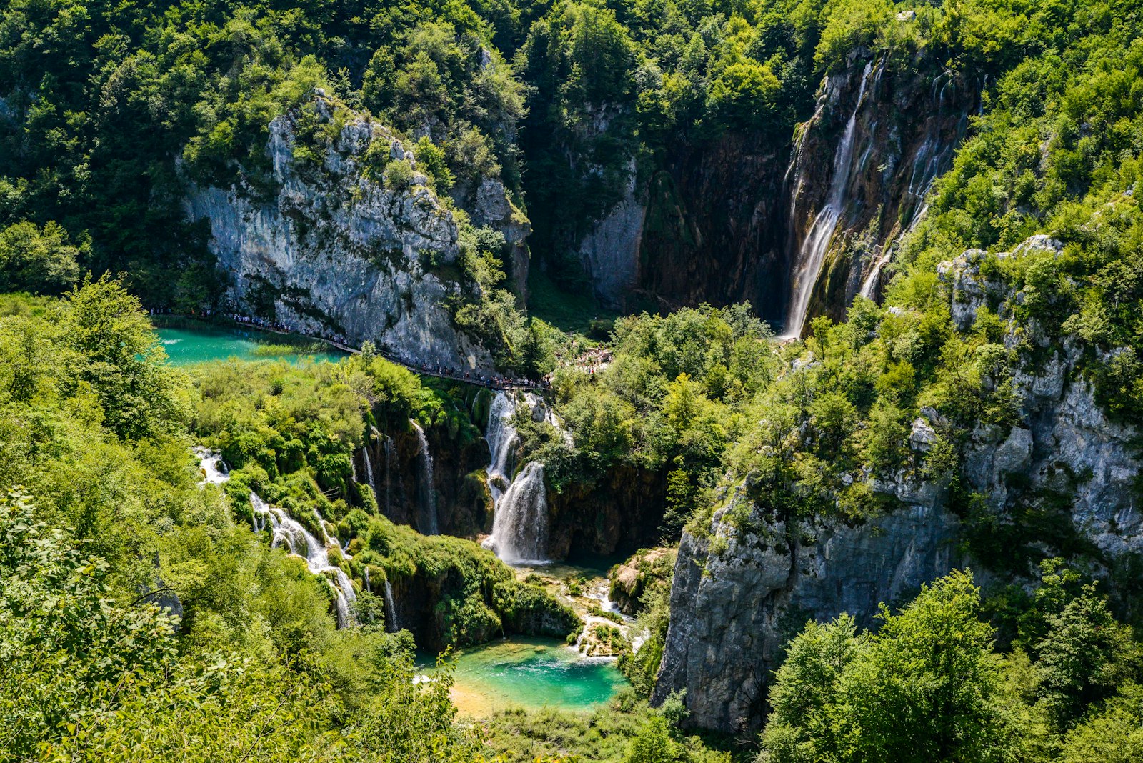 De Veliki slap is 78 meter hoog