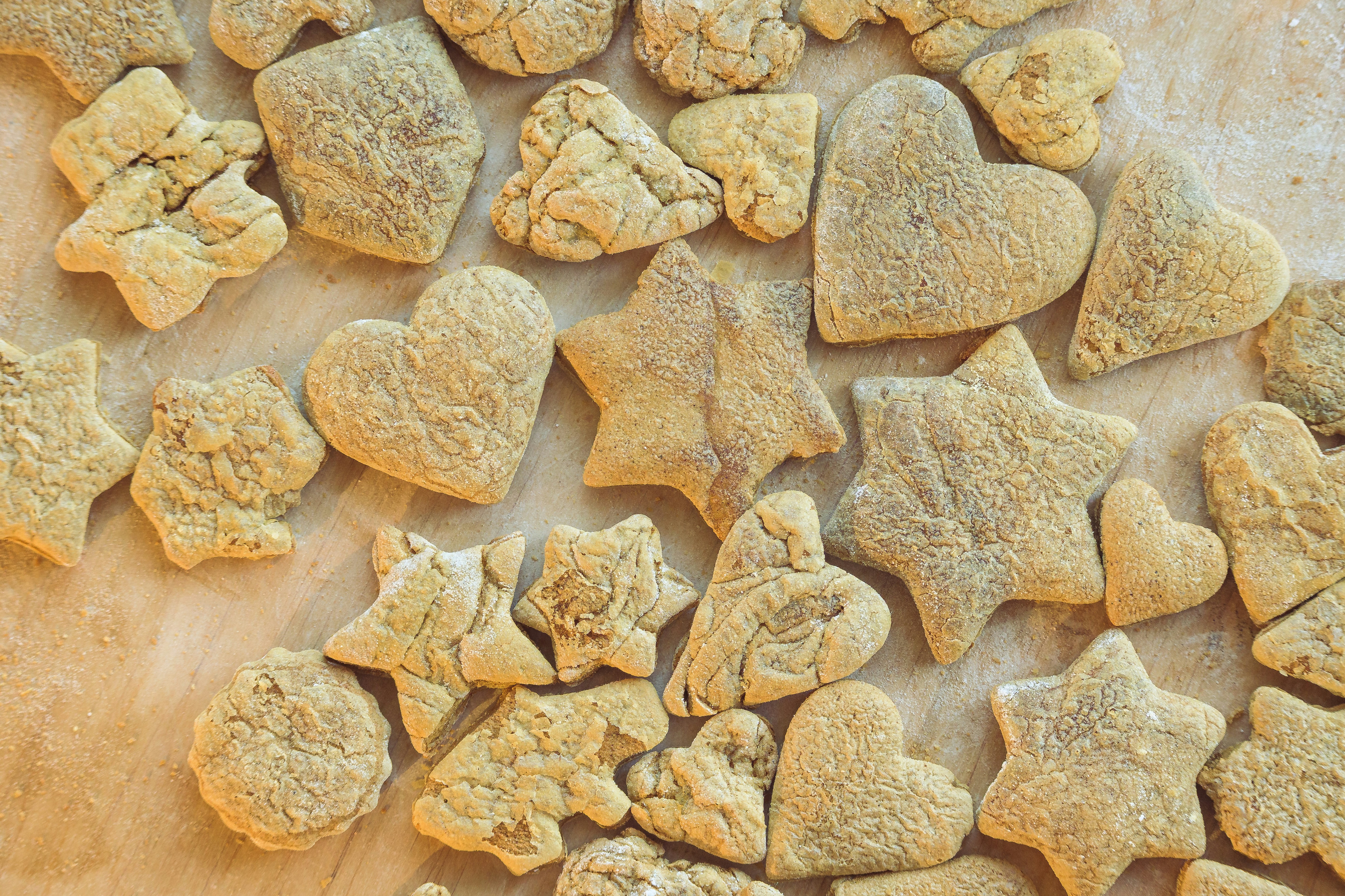 white and brown stone fragments