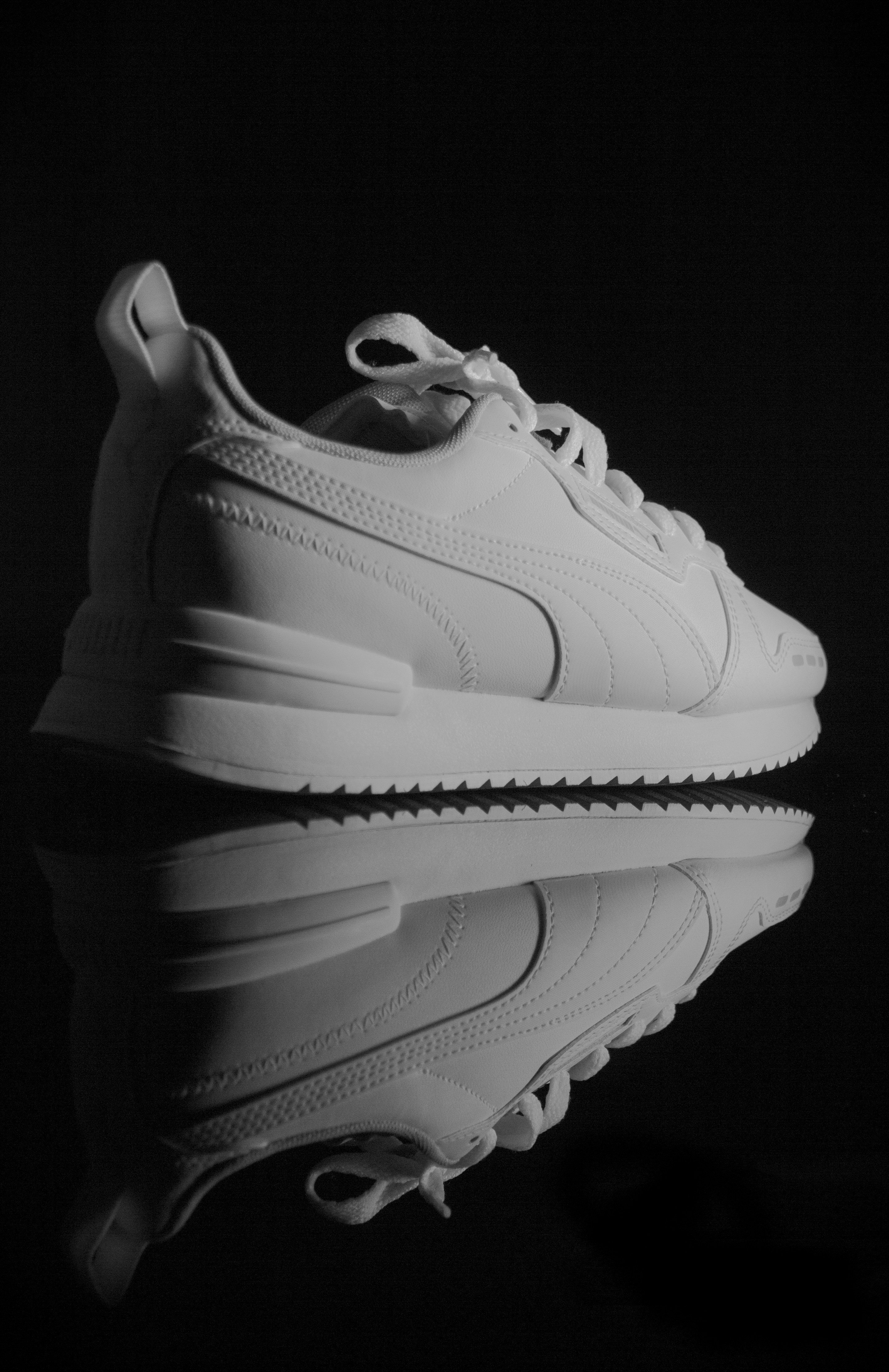 white nike air max 90