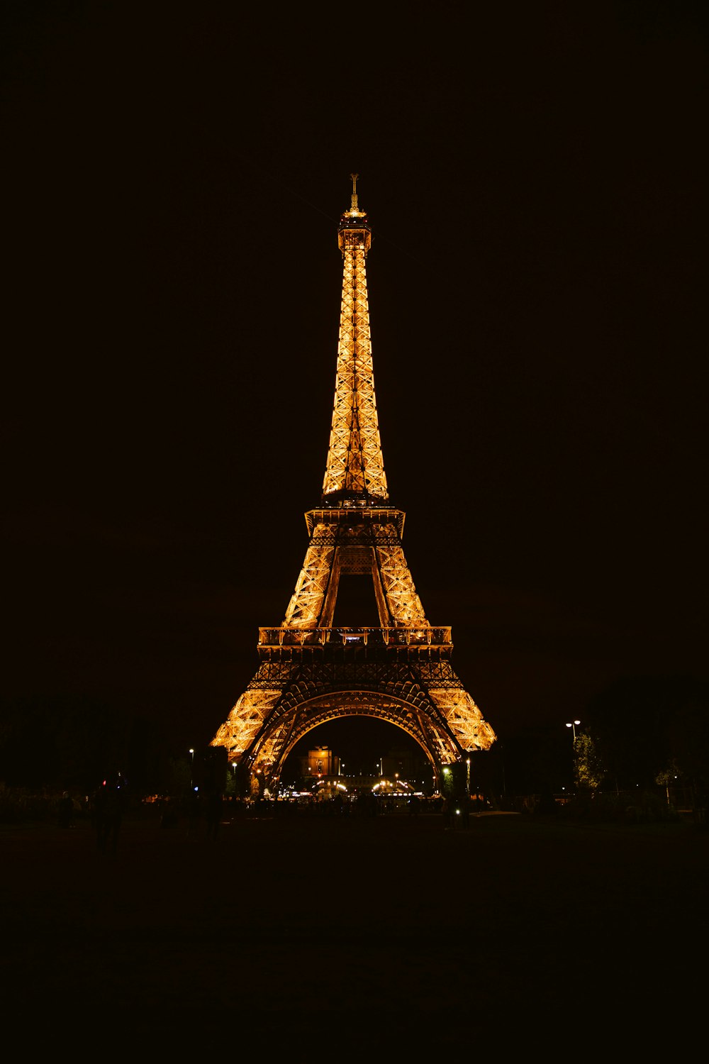 eiffel tower at night background