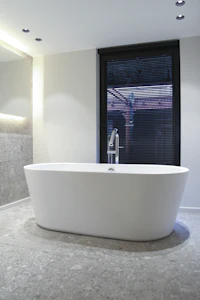 Bathtubs & Soaking Tubs