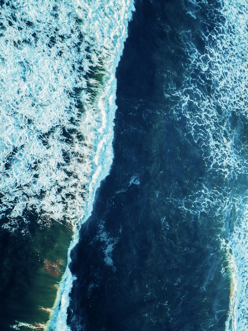 Vista aérea de las olas del océano