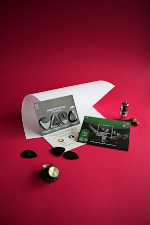 A press kit management session with creative materials displayed.