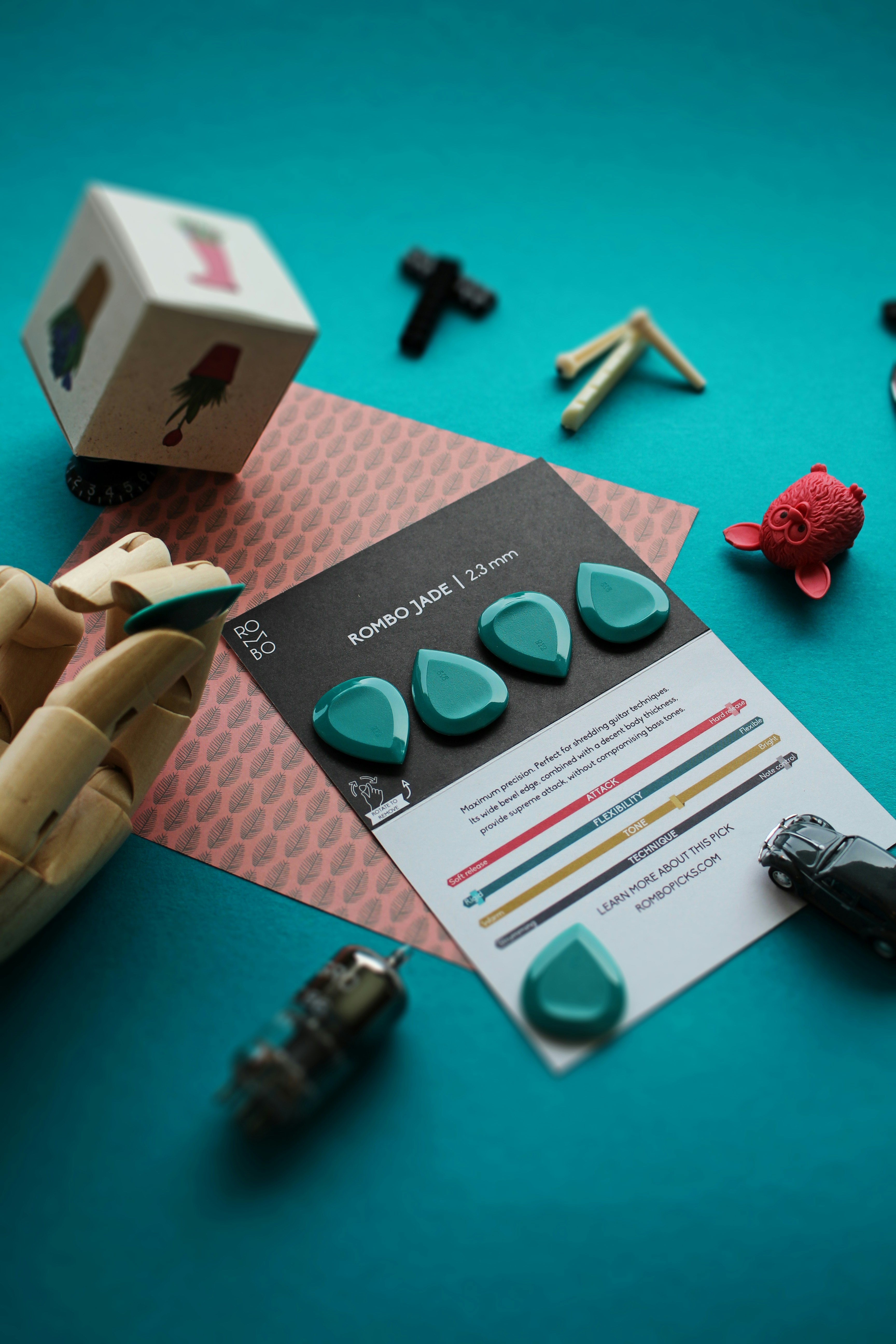 Photo by rombo_guitar_picks