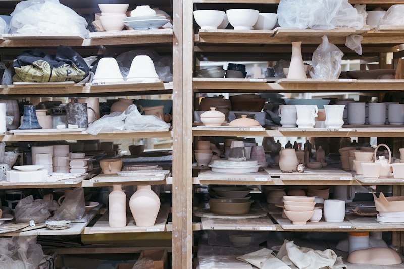 Tasse sur une étagère