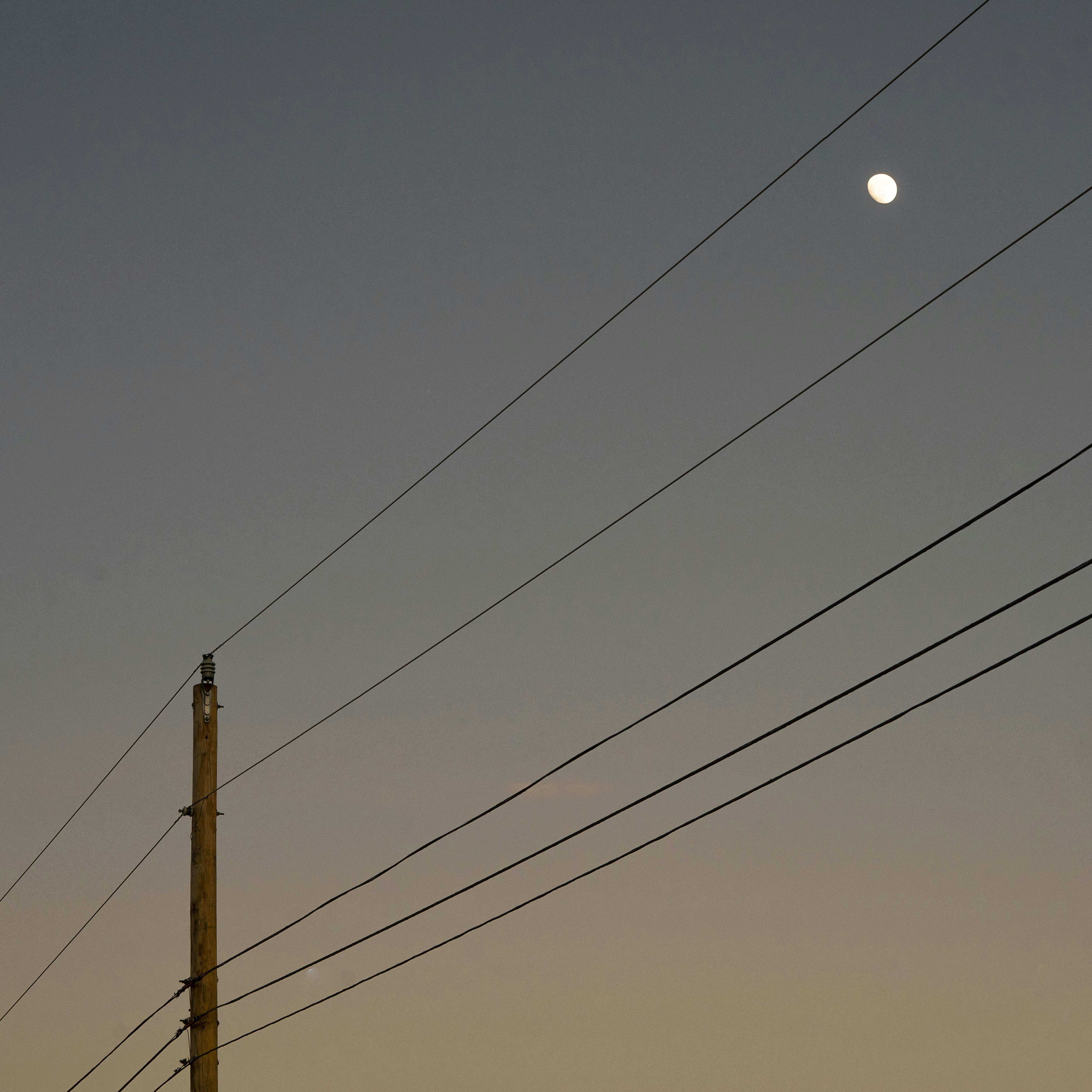 lua cheia sobre o céu