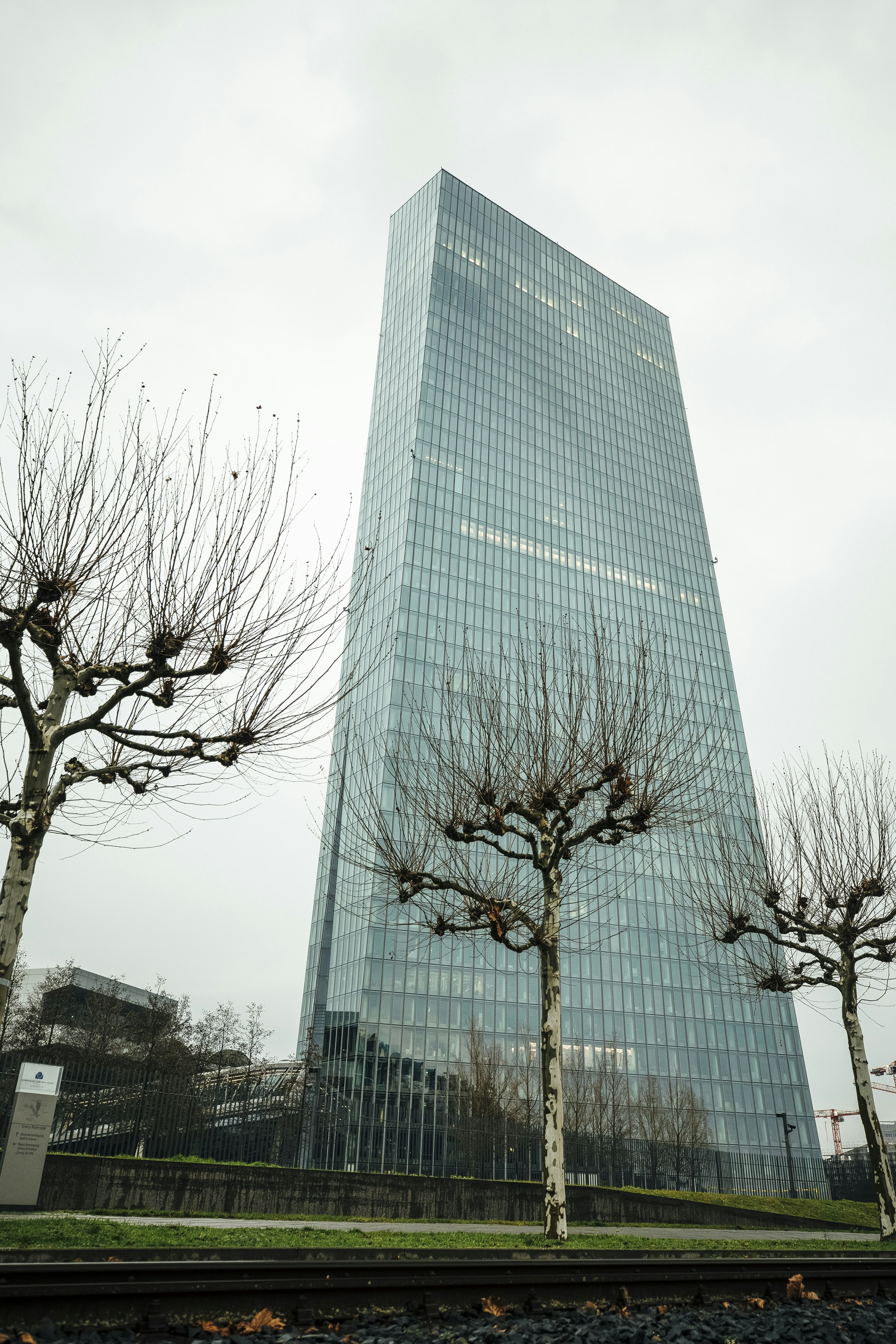 The headquarters of the European Central Bank is located in the Ostend district of Frankfurt am Main, built 2014, 201 meter high.