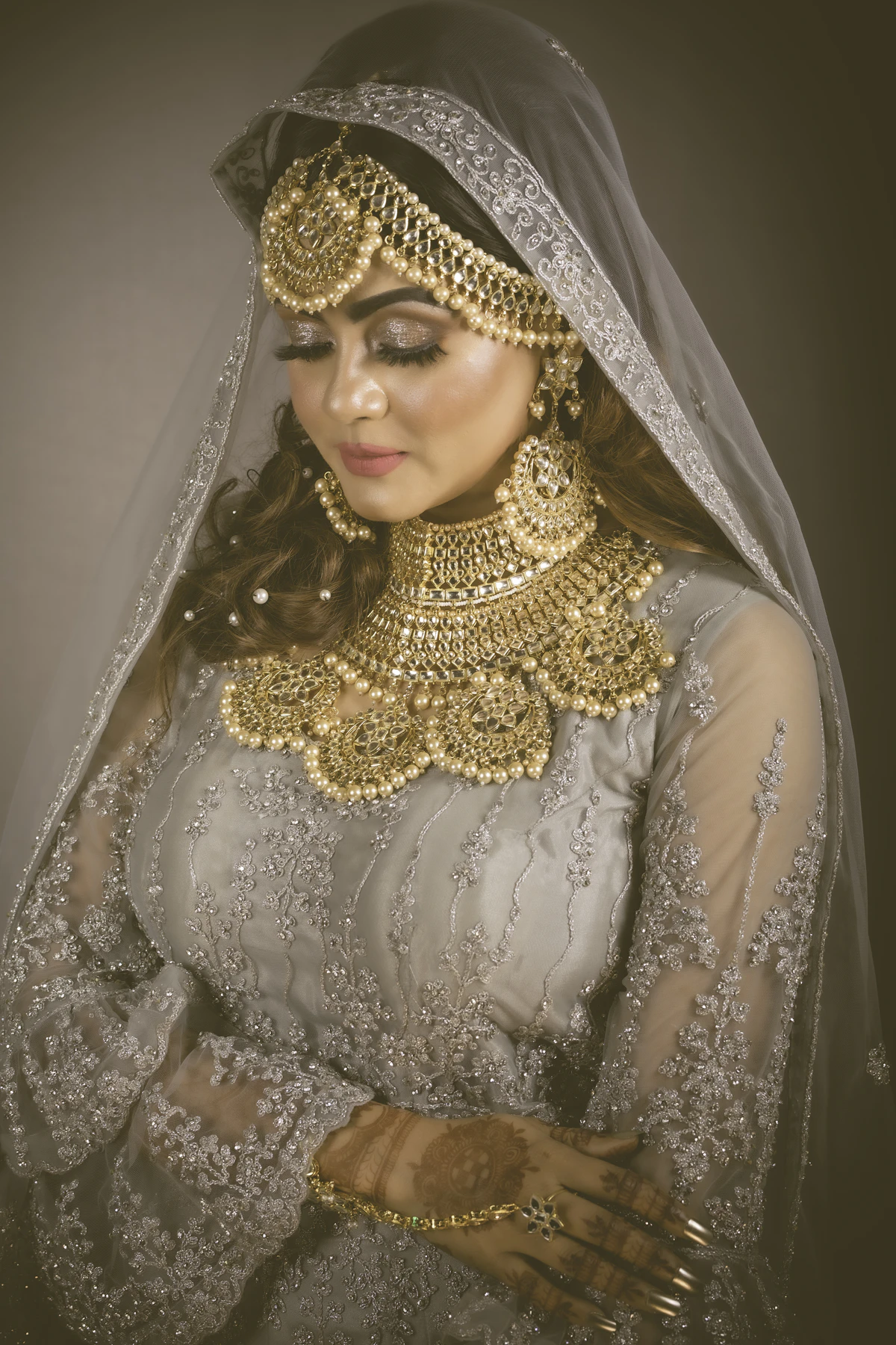 Ivory & Gold — Marathi bride · Andheri. Makeup by Yashika Panchal.