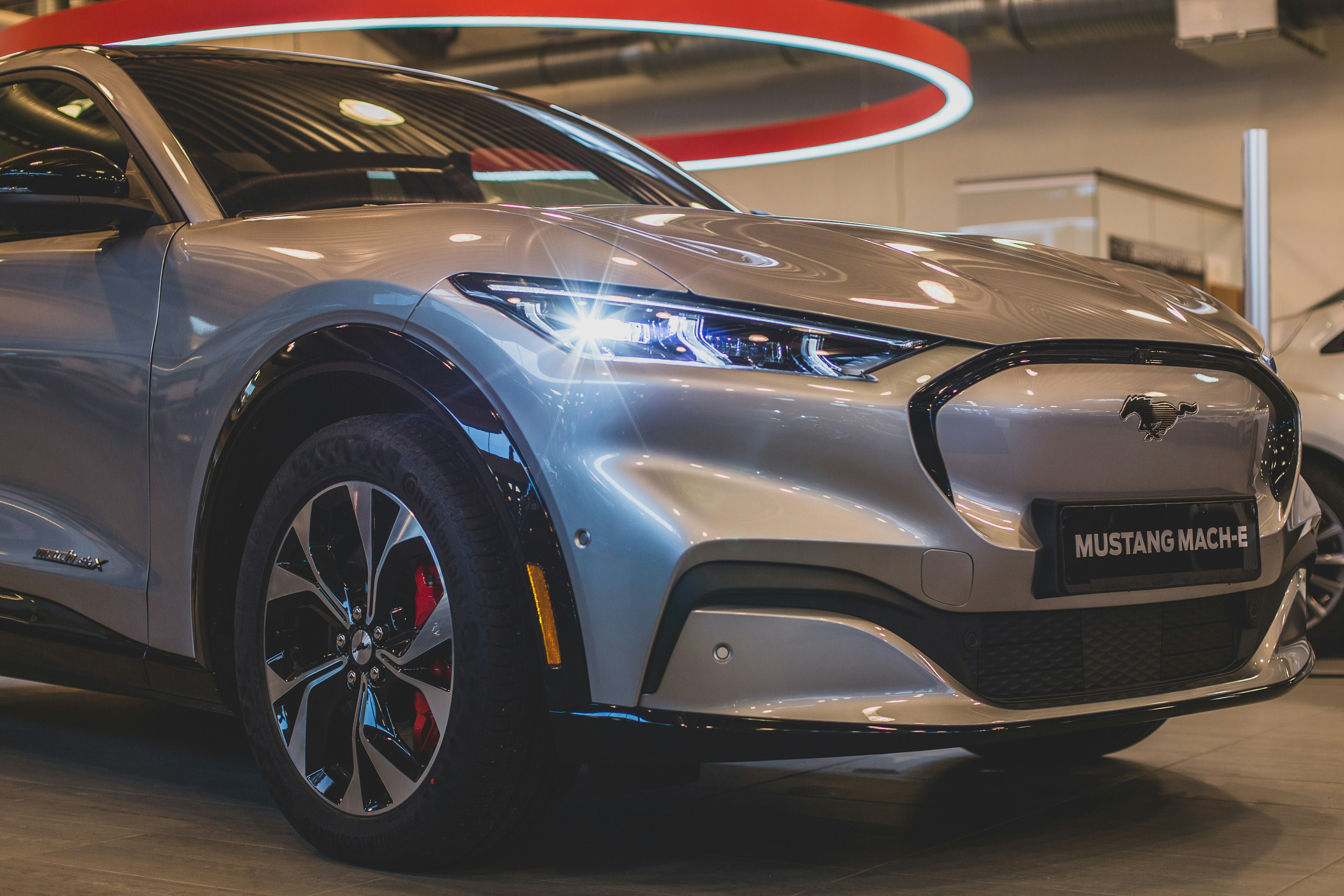 Unpacking the Decline in US EV Market Share: Best and Worst Performing Models in 2026