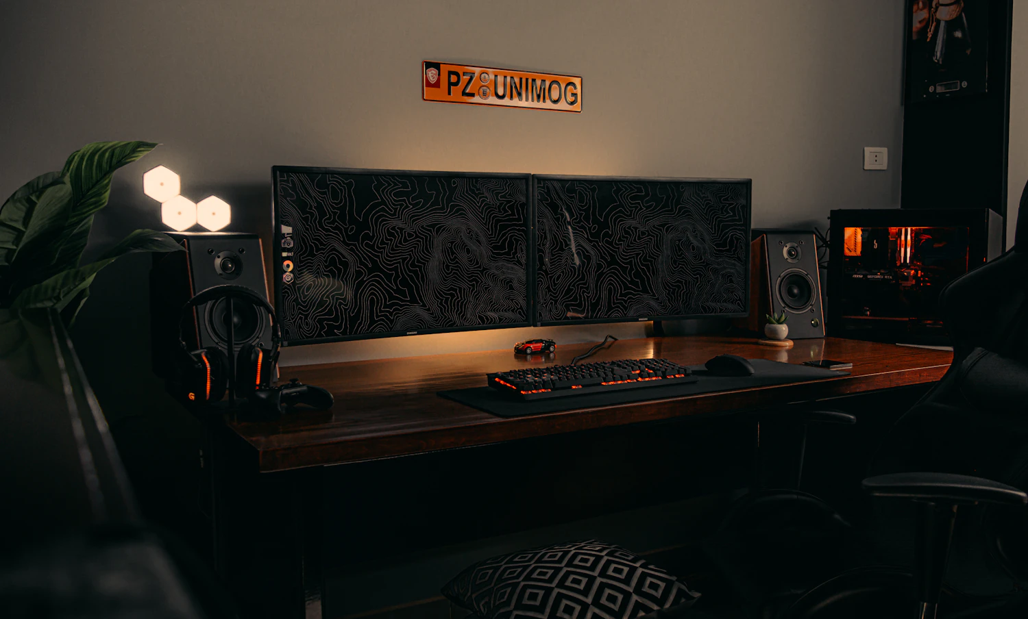 Photo of a similar item: Samsung Odyssey G5 34-Inch Ultrawide Curved Monitor