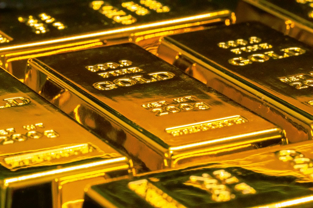 Gold ETF vs Physical Gold comparison 2026 India