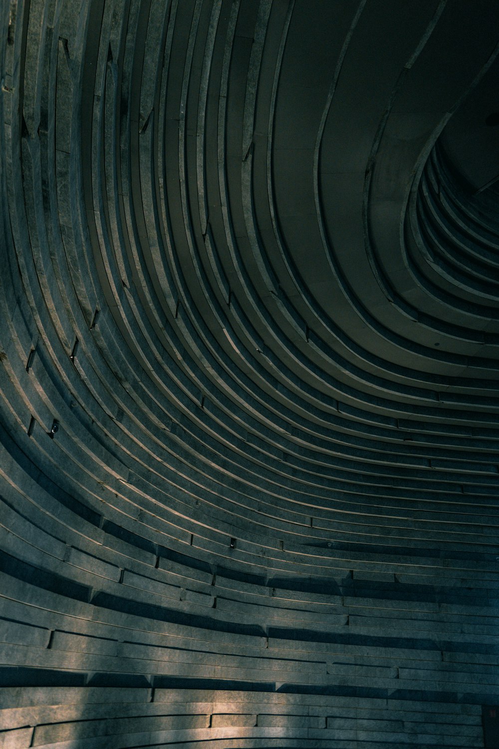 tunnel a spirale in bianco e nero