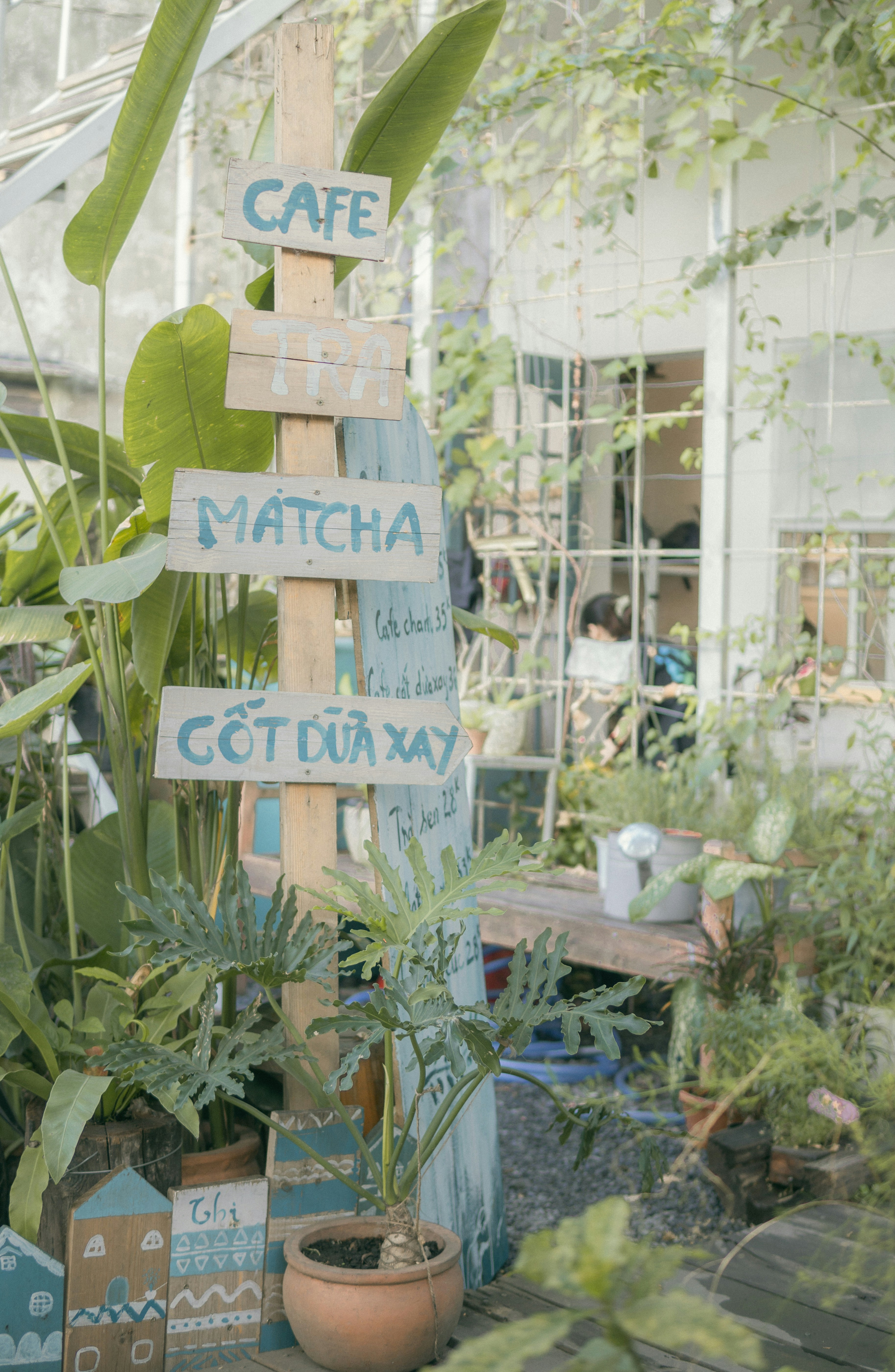 What's the most surprisingly specific niche your FYP has introduced you to?