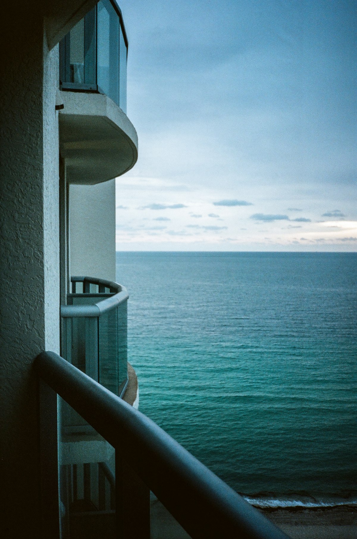 Harbour View King primary view