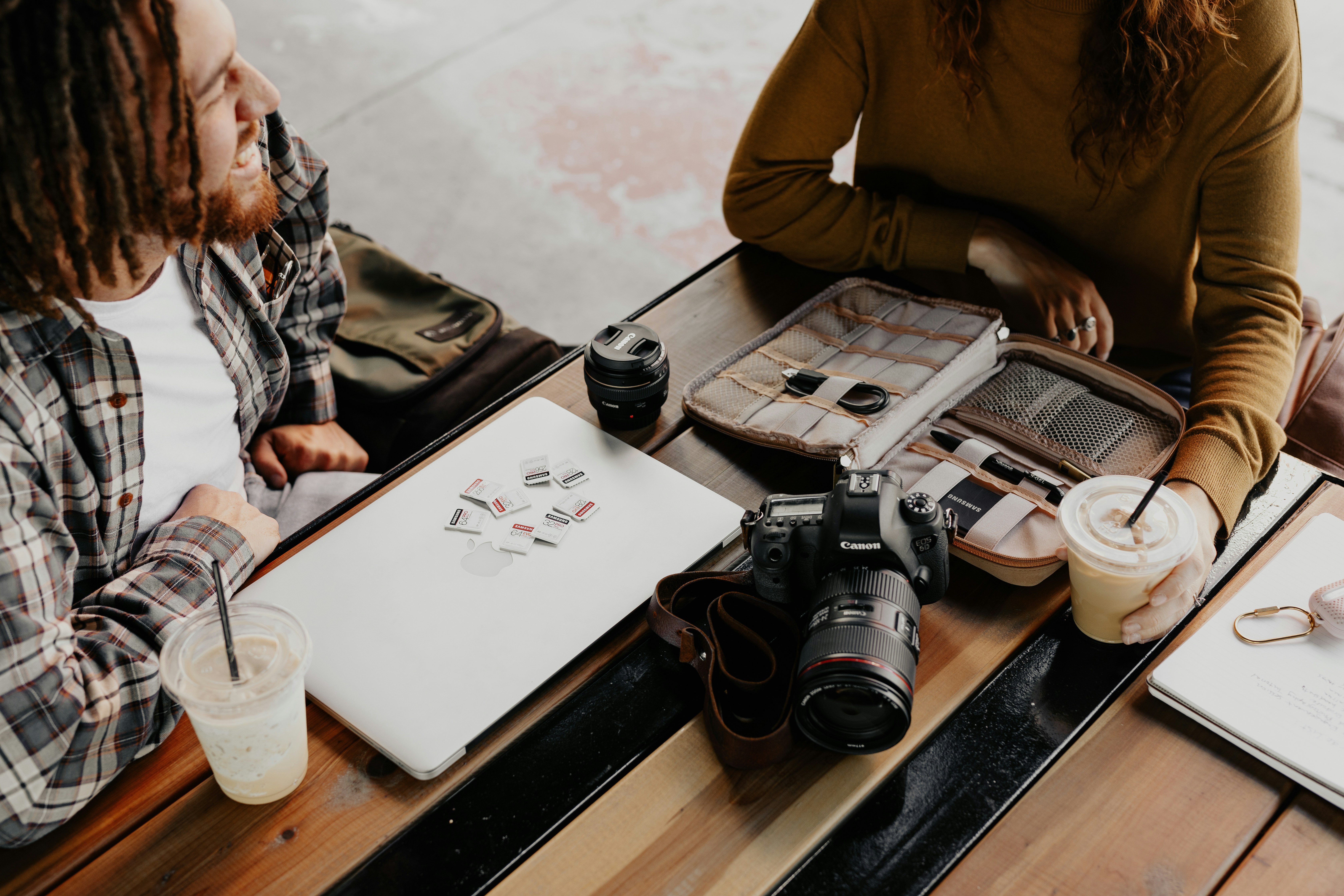 photographer client meeting