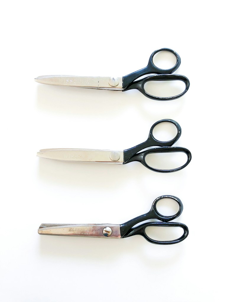 Curved Scissors
