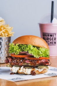 burger with lettuce and tomato
