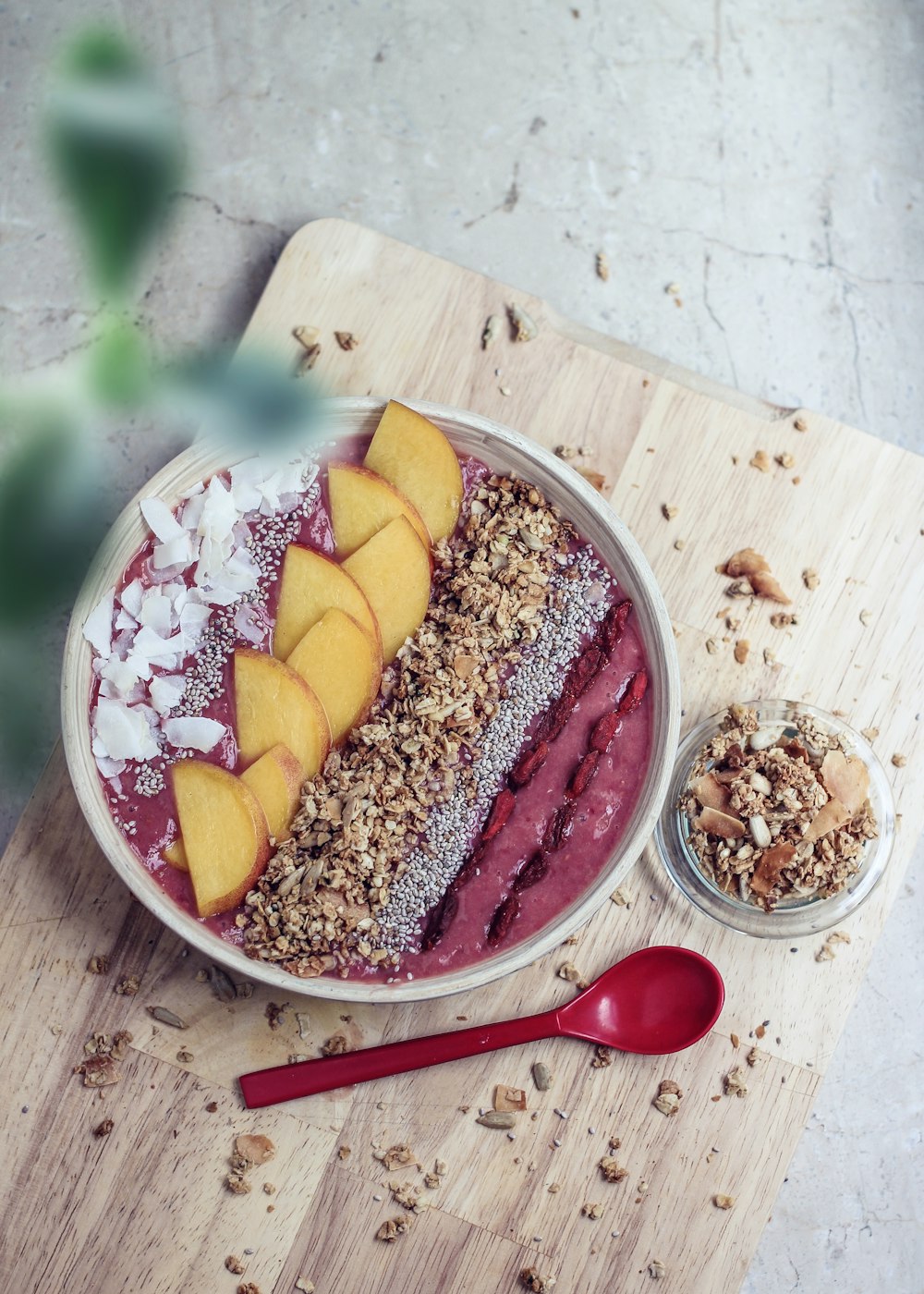 sliced fruits in white ceramic bowl