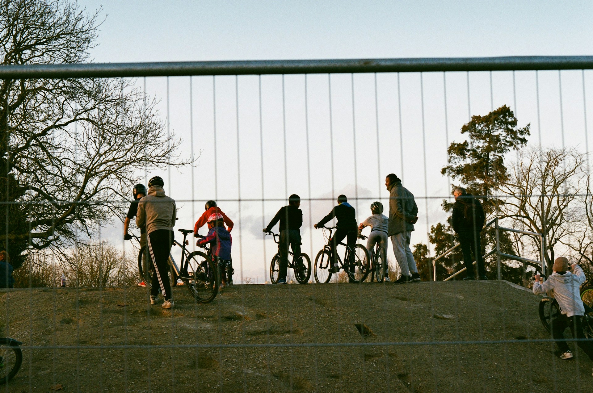 gray computer monitor