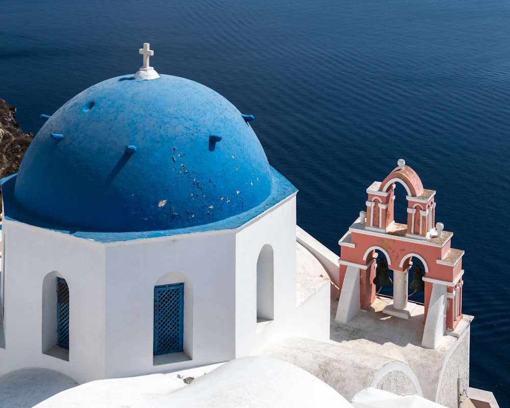 blue and white dome building