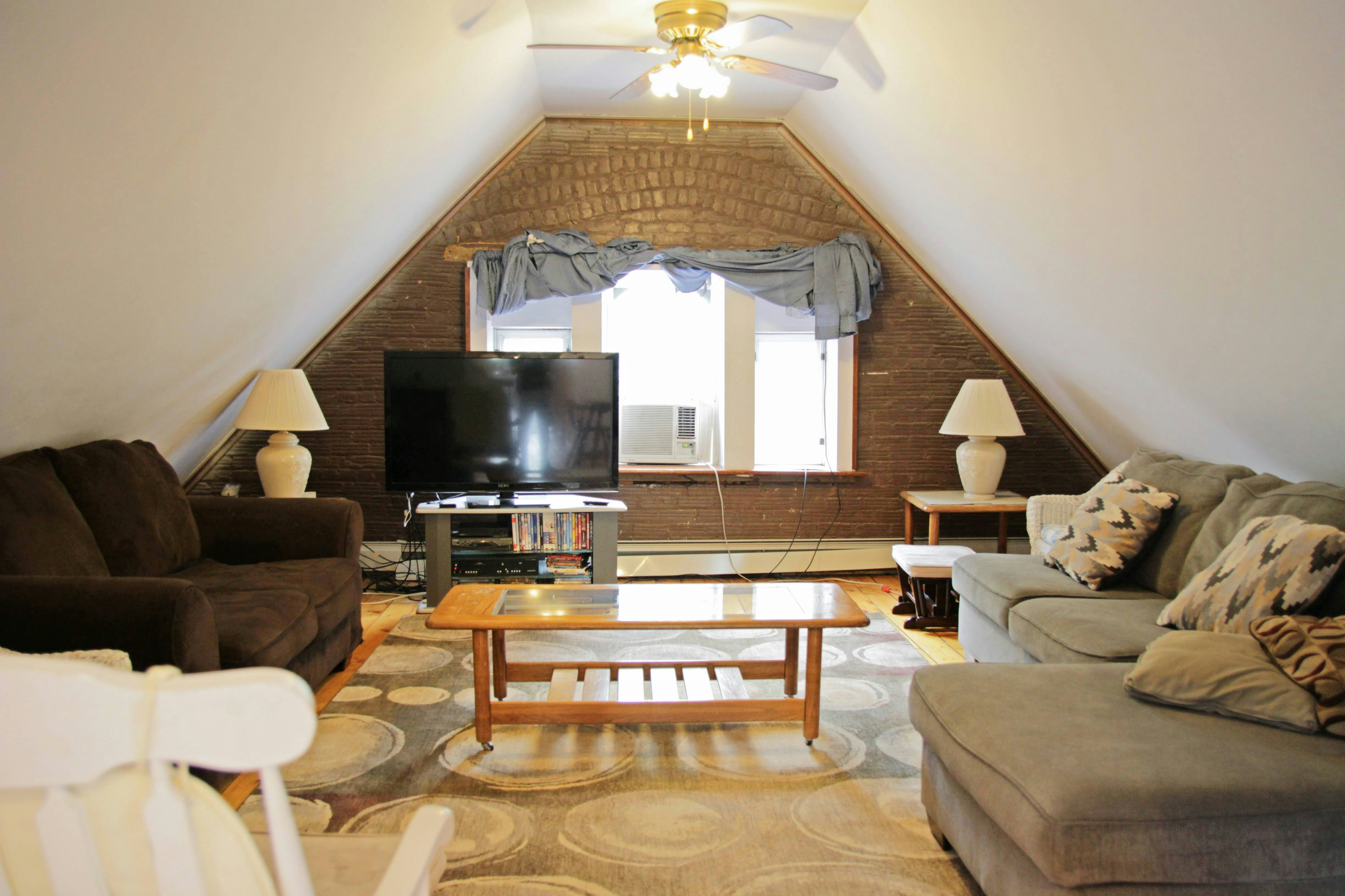 Утепление мансарды: преимущества, способы и экономическая выгода