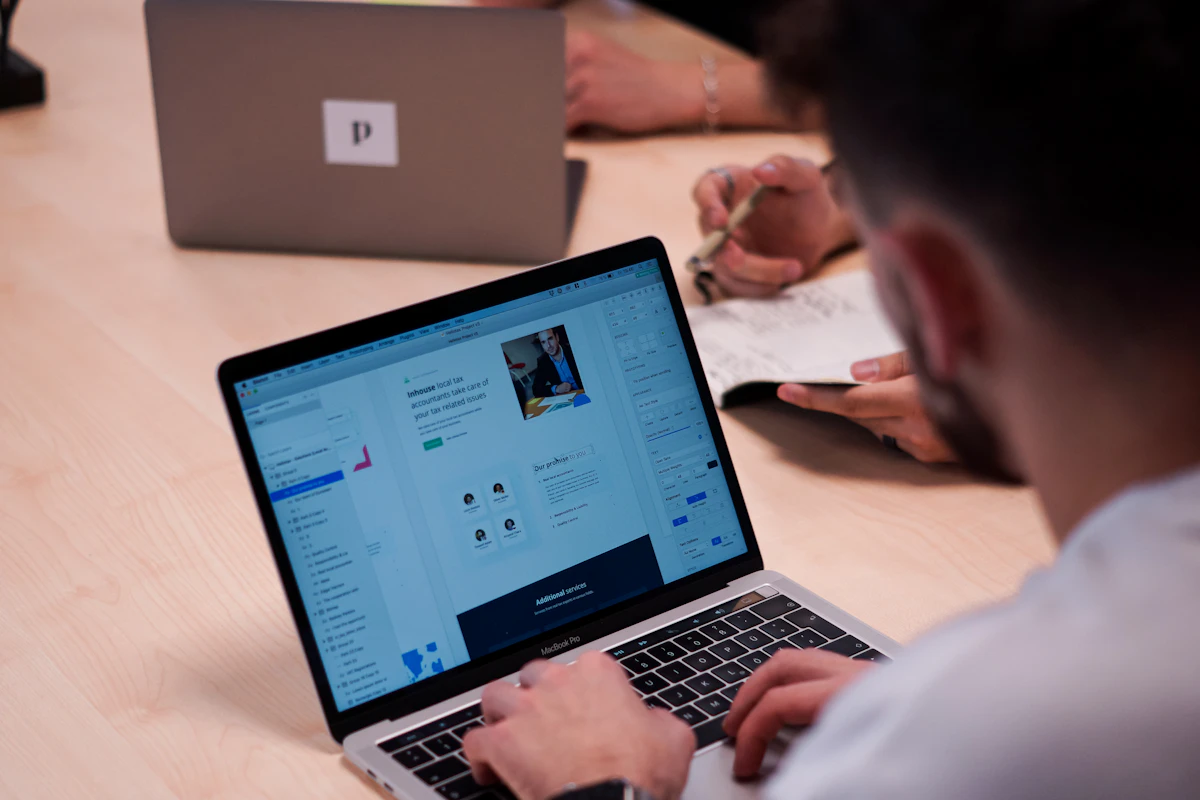 Why Do Recruiting Clients Go Dark, and How to Fix It 2026?