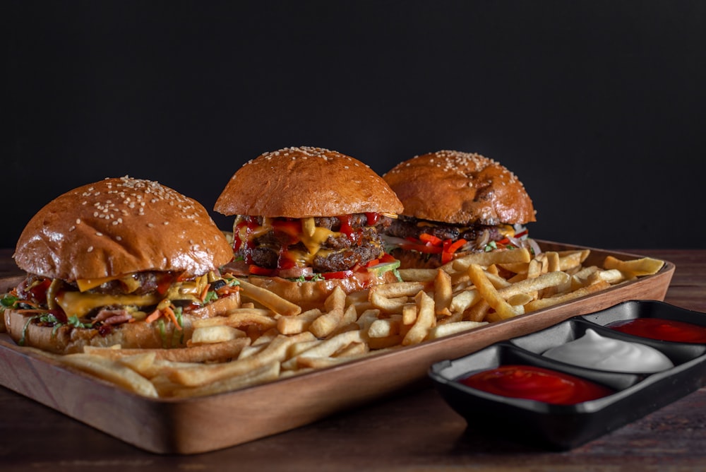 Hamburguesa con hamburguesa y lechuga