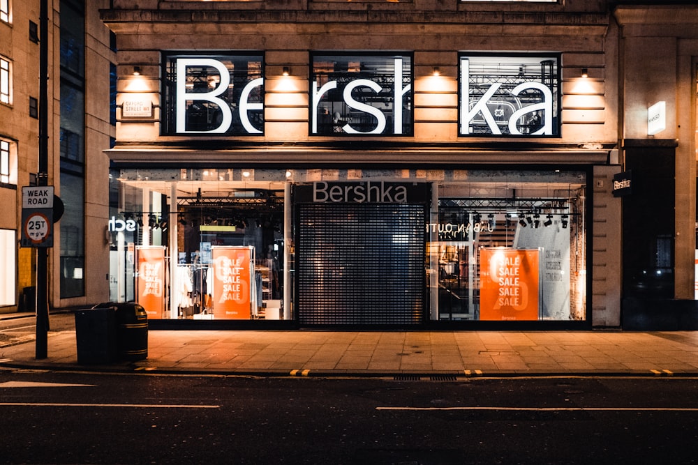 Bershka, Oxford Street, London, Uk Pictures | Download Free Images on  Unsplash