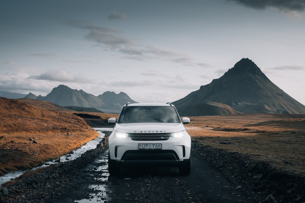 Land Rover Discovery Pictures | Download Free Images on Unsplash