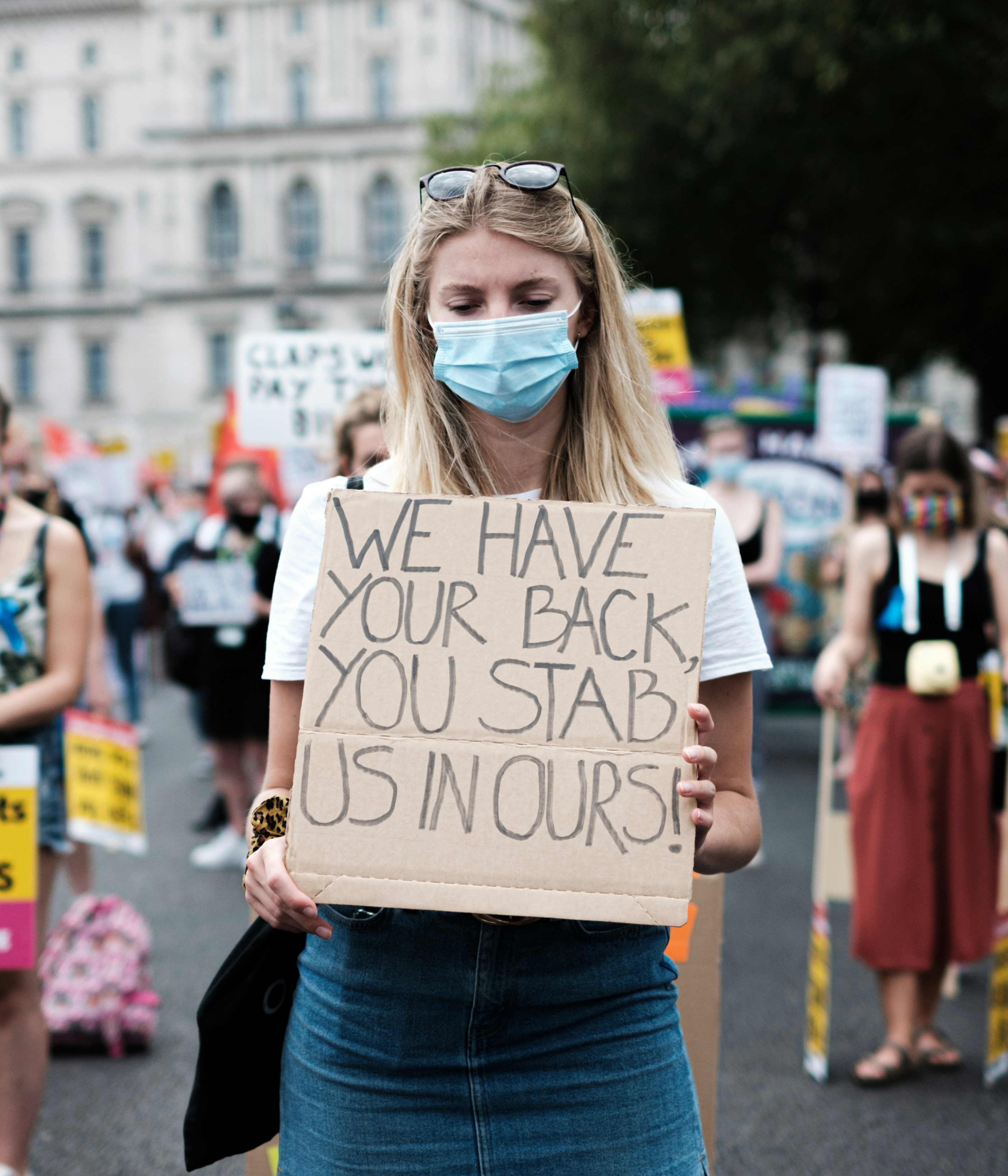 l'ex-conseiller de Johnson étrille la gestion "désastreuse" de la pandémie