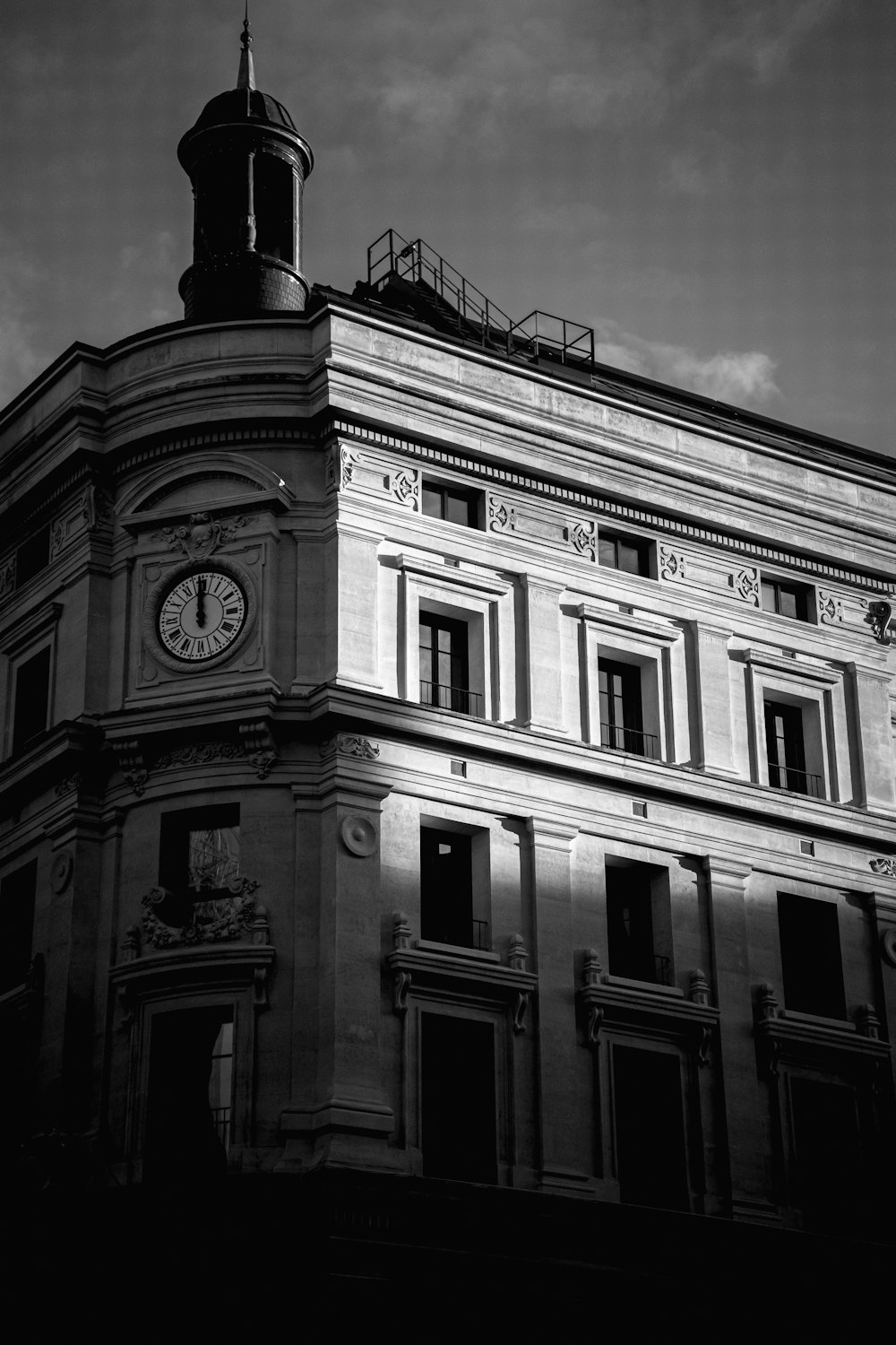 grayscale photo of concrete building