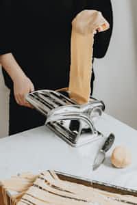 OMG









((The heck is this thing?! It looks like a torture device, but for bread!)) eeeeeee stories