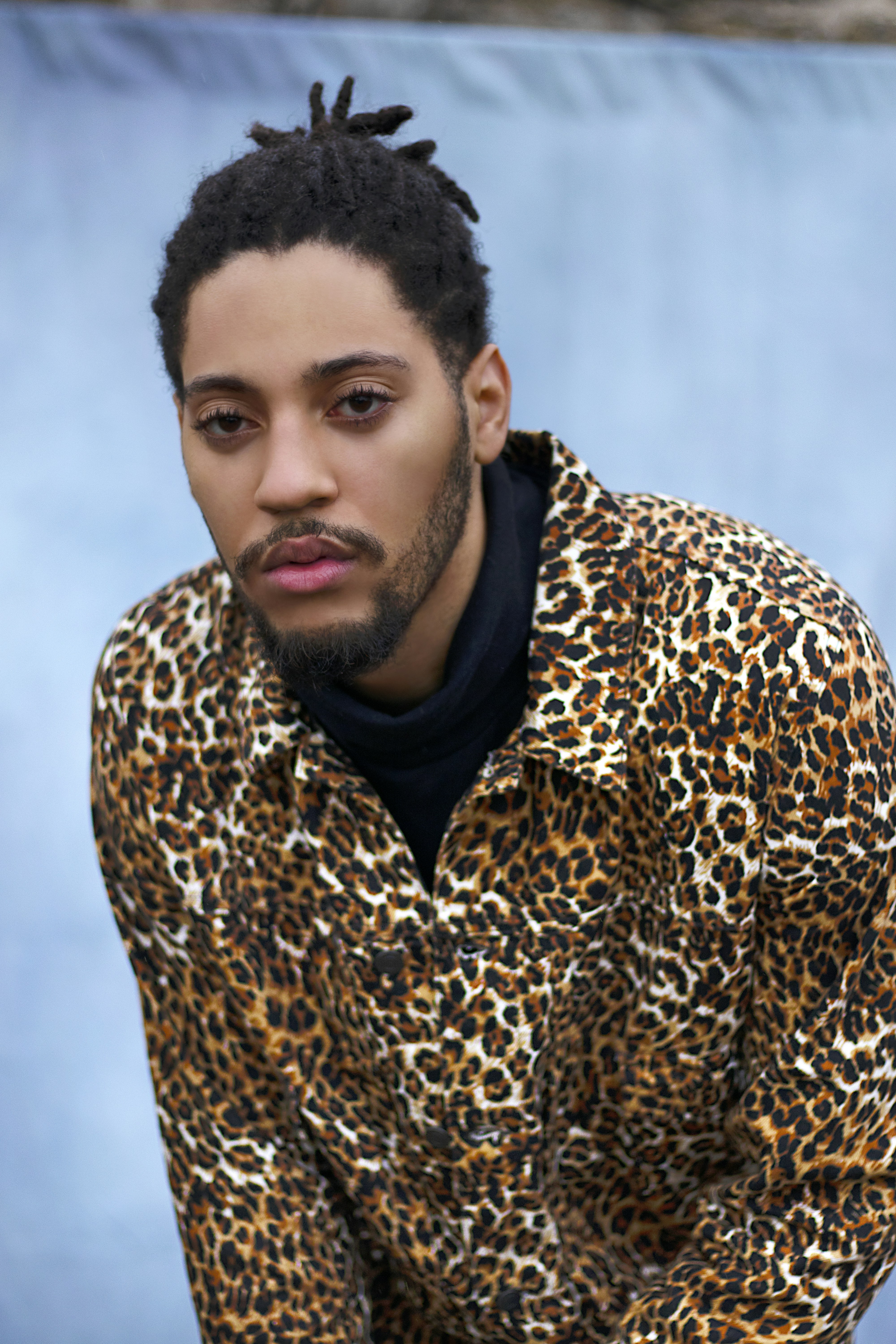 Sweat à capuche homme en imprimé léopard marron et noir