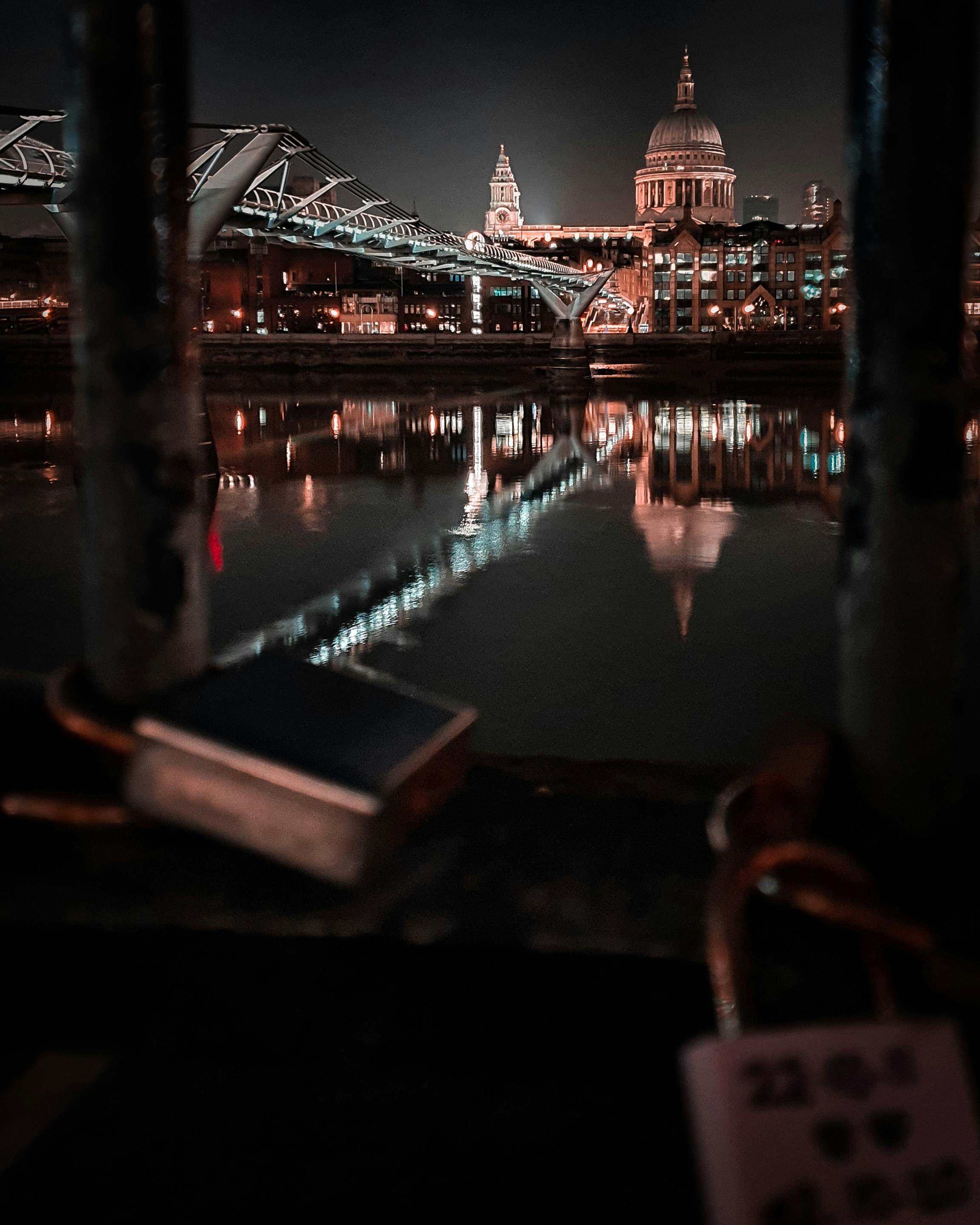 Unsplashで見つけるミレニアムブリッジの無料写真