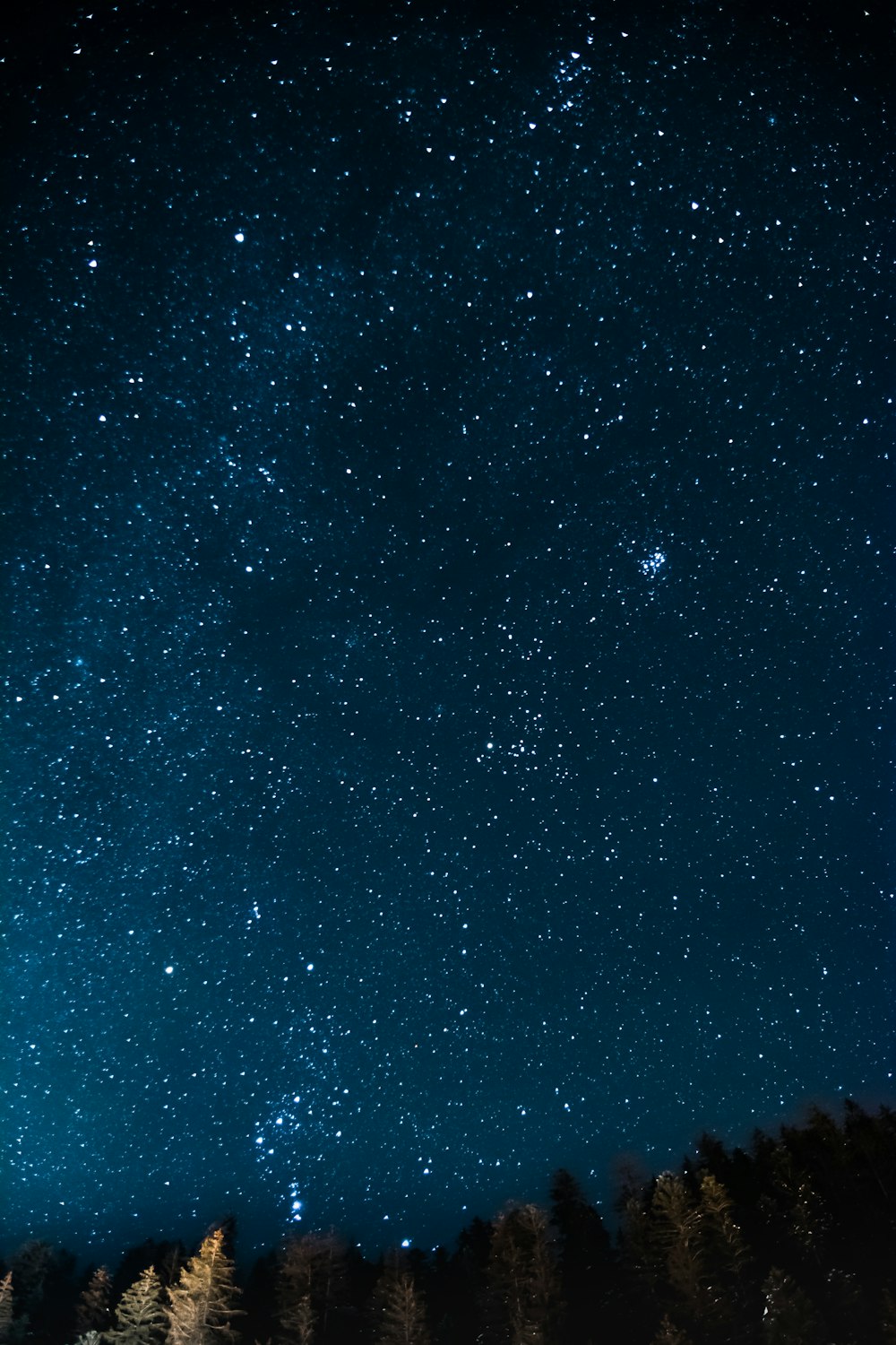 Nuit étoilée bleue et noire