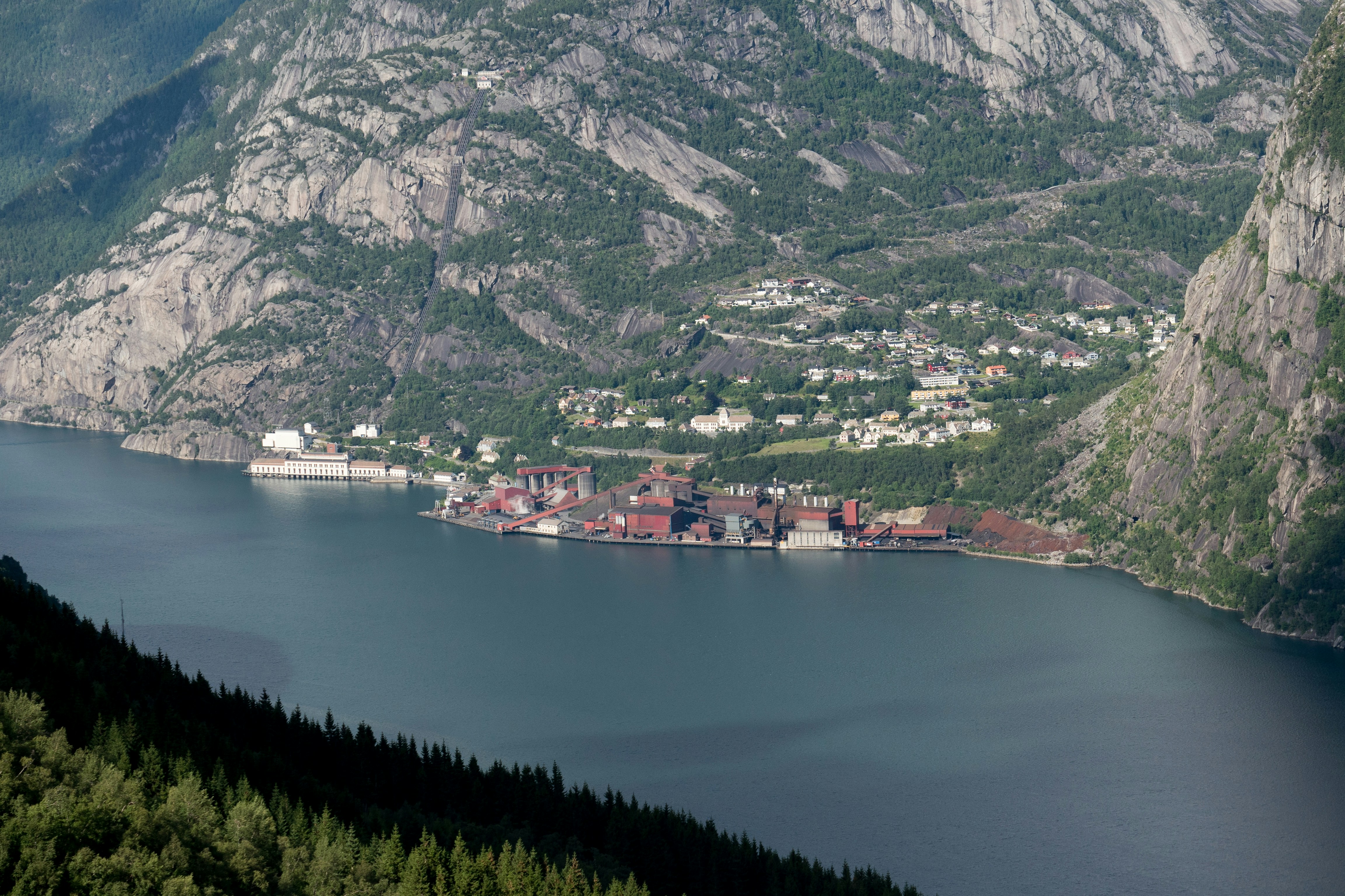Photo by raimondklavins