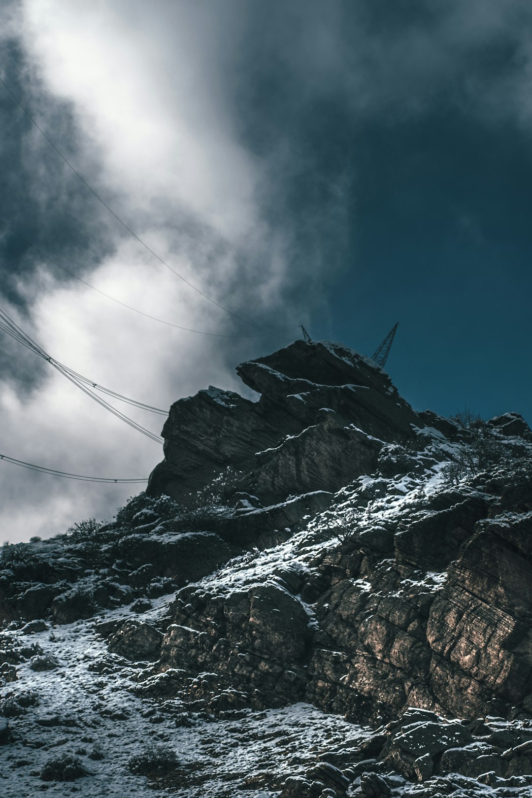 rocky mountain under blue sky