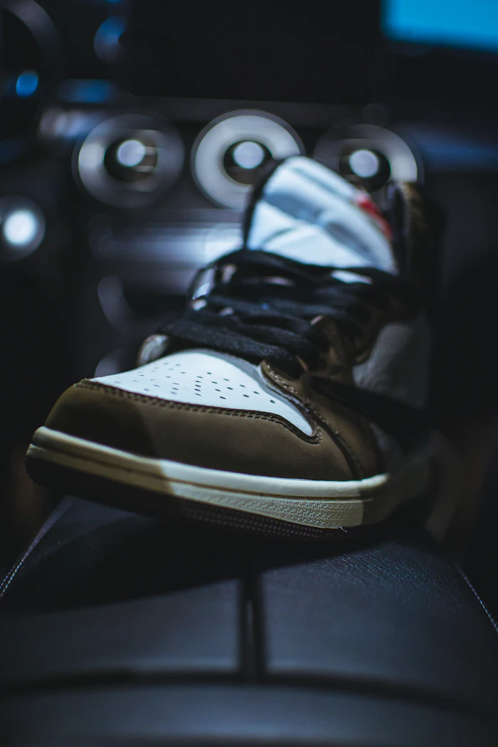 Apex High-Top