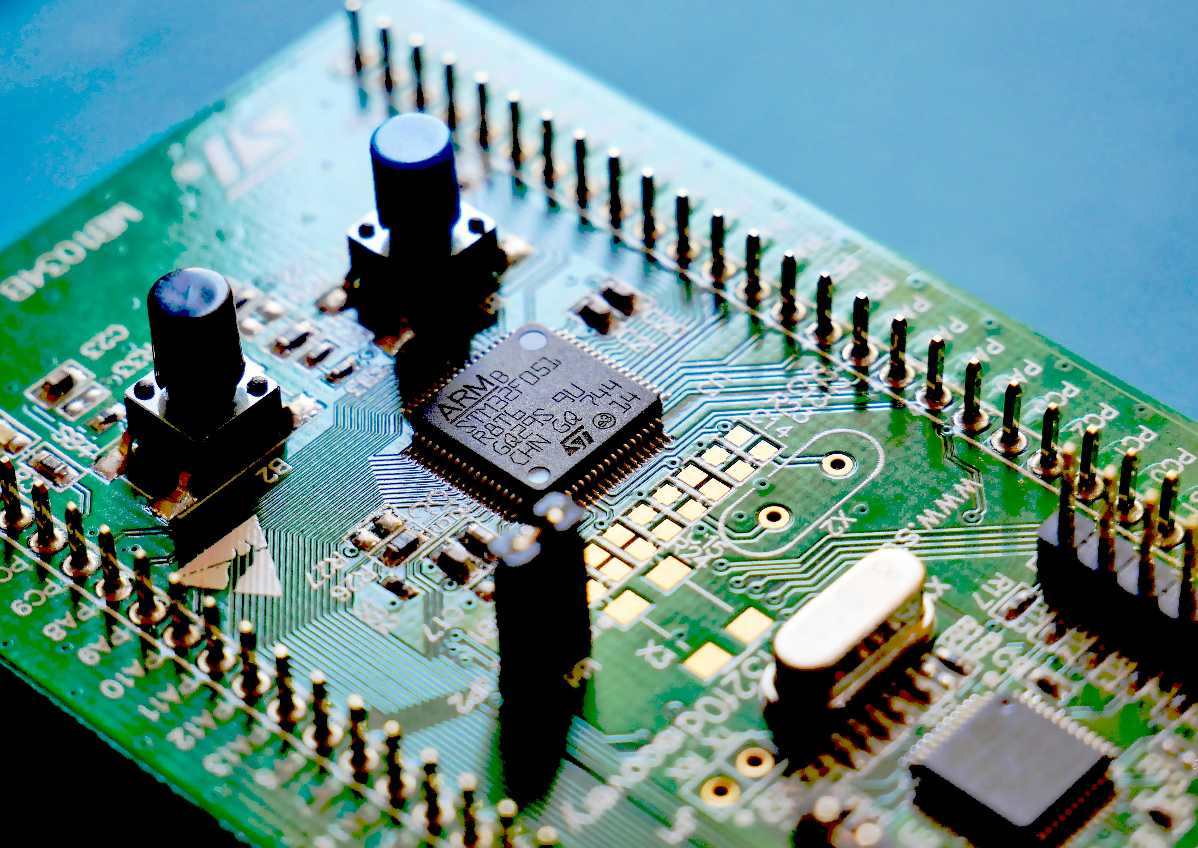 Beyond x86: A Practical Guide to Cross-Compiling LFS for ARM, RISC-V, and Embedded Targets