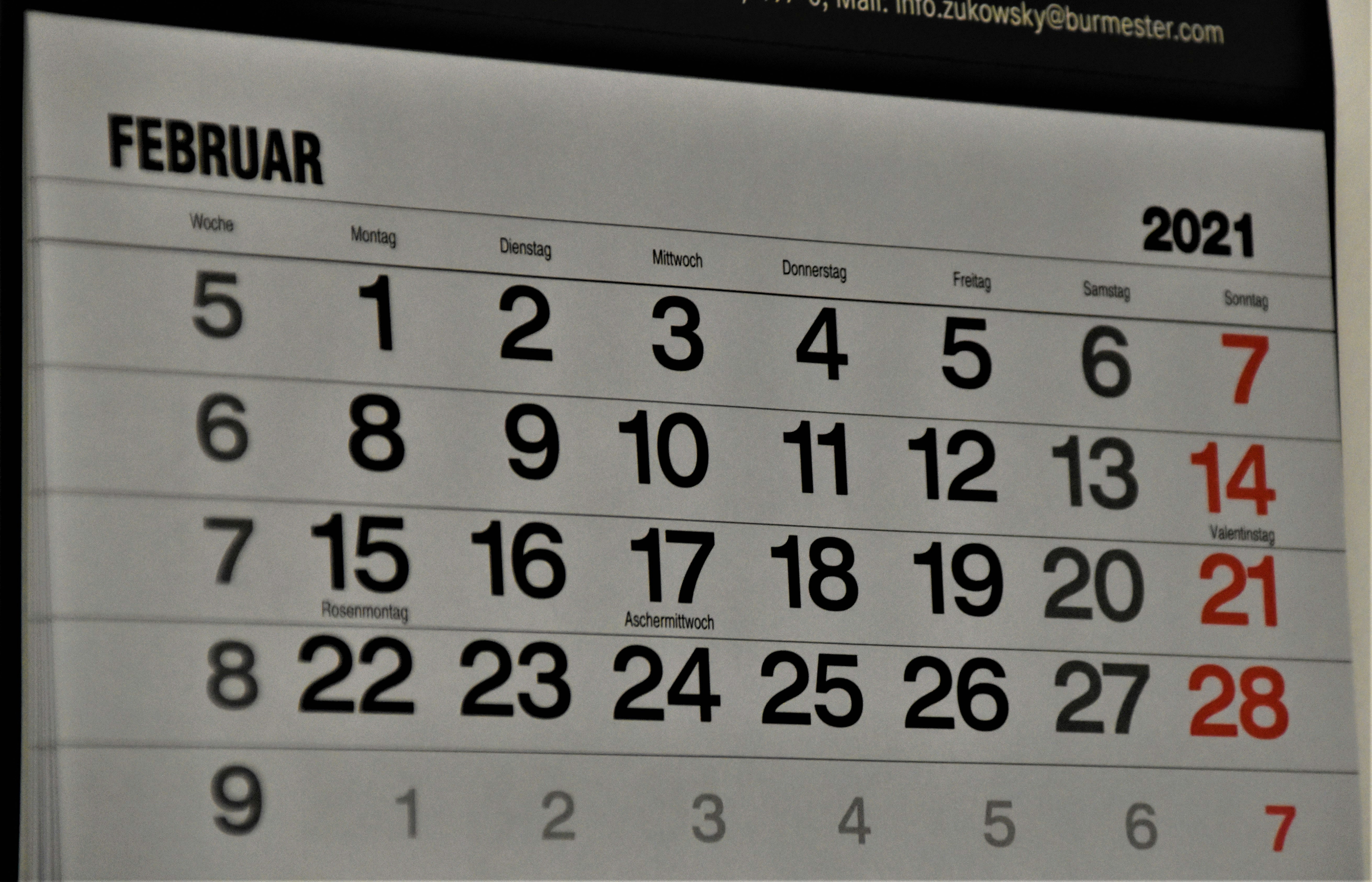 Kalender dengan tanggal penting