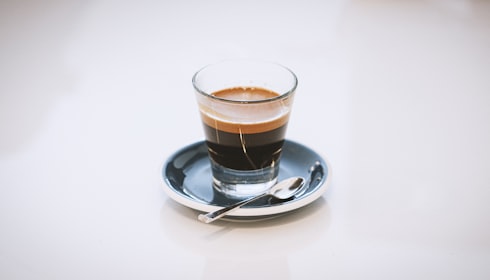 ¿Cómo dominar la AeroPress? Guía completa de técnica y recetas