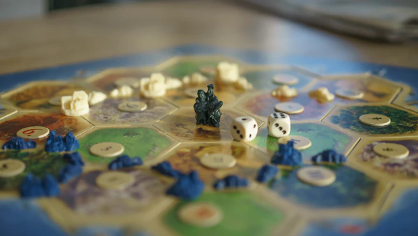 কৌশলী ও আরপিজি গেম