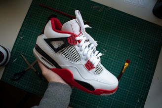 white red and black nike air max 90